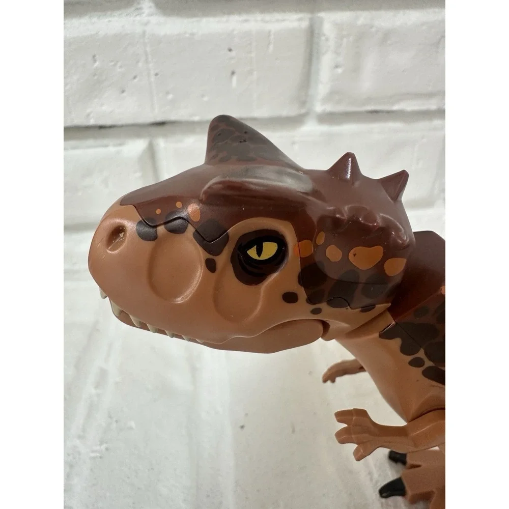 LEGO Jurassic World Carnotaurus Figure Gyrosphere 75929